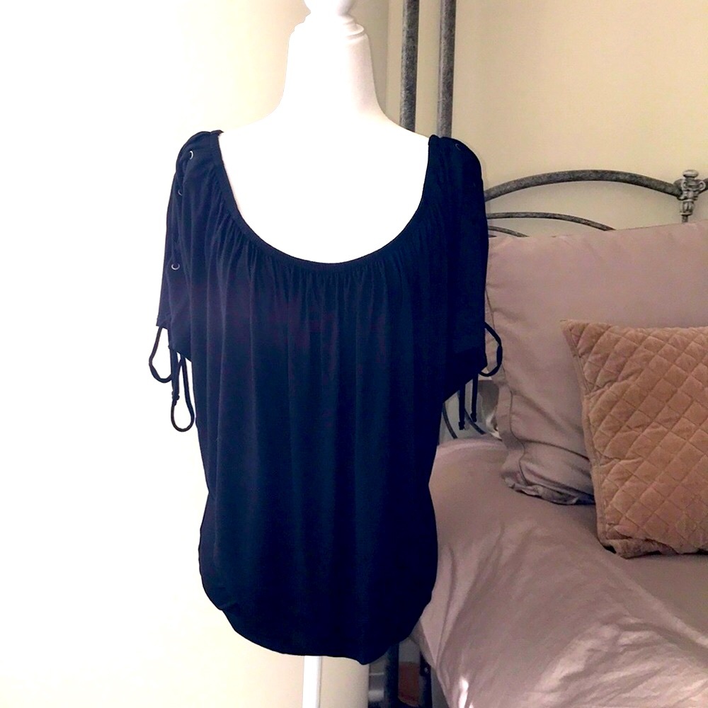 VaVa by Joy Han Off-the-Shoulder Top - Picture 6 of 16